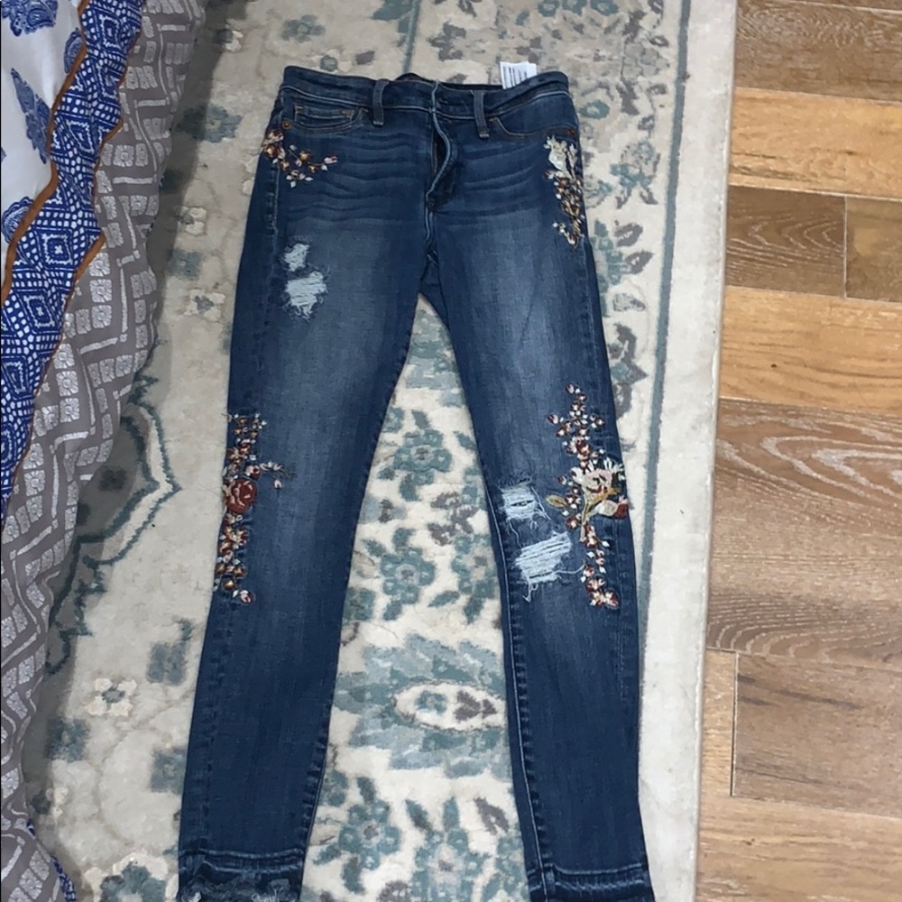 Abercrombie &Fitch low rise dark rise floral jeans